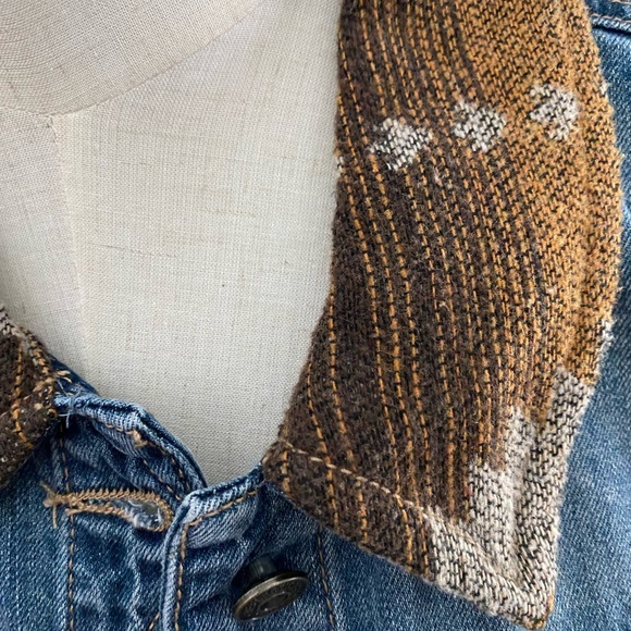 Jean jacket with western design - Picture 3 of 4